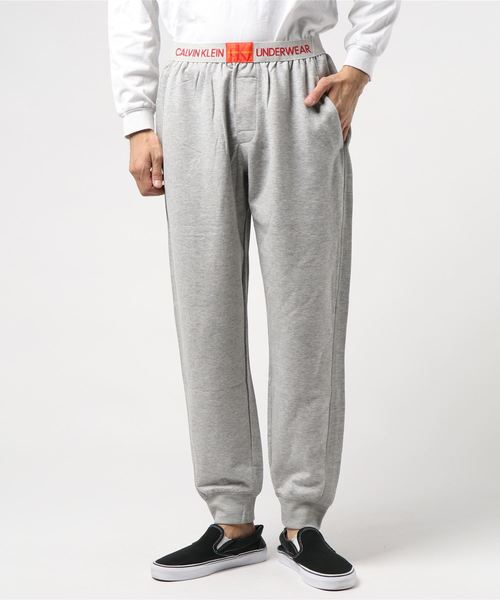 Calvin Klein Underwear(カルバンクラインアンダーウェア)の「MONOGRAM ジョガー スウェット パンツ(スウェットパンツ・メンズ・ブラック/グレー・S/M/L)」の1枚目の写真