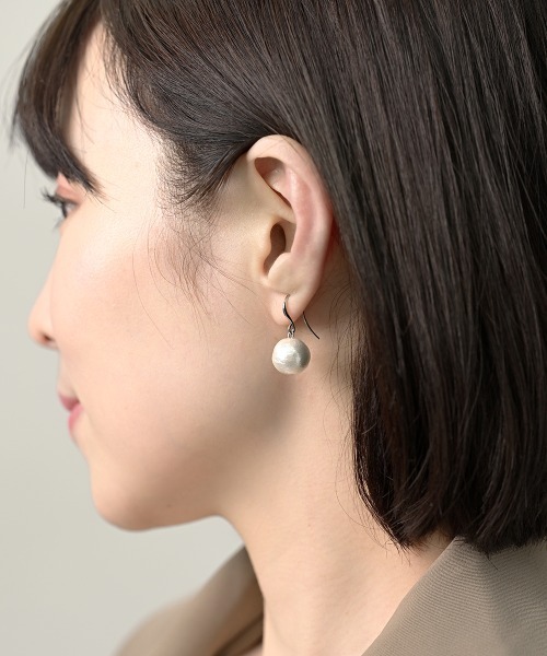 Claudia パールシングルフープピアス Ф anq.】K10・ホワイトパール フープピアス | KU-CROISSANT 公式