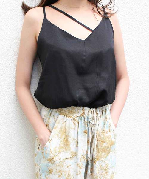 MODE ROBE（モードローブ）の「アシメキャミソール（キャミソール・レディース・ピンク/ベージュ/ブラック/ブルー/ホワイト・FREE）」の3枚目の写真