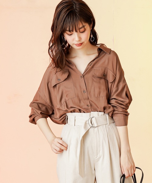 natural couture(ナチュラルクチュール)の「【WEB限定カラー有り】ベルト付きてろっとBIGシャツ(シャツ/ブラウス・レディース・ブラウン/ピンク/アイボリー/ミント・FREE)」の3枚目の写真