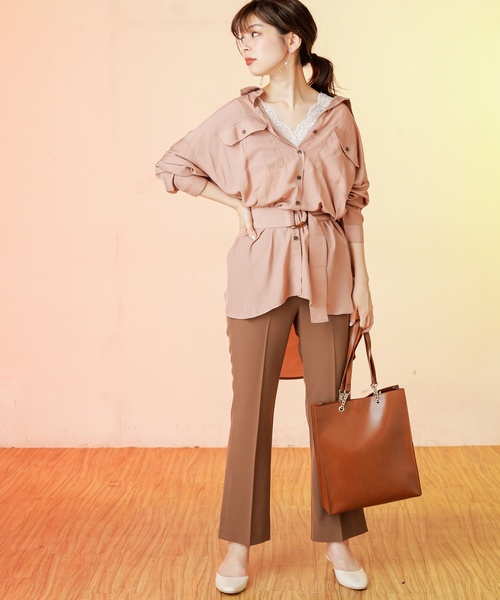 natural couture(ナチュラルクチュール)の「【WEB限定カラー有り】ベルト付きてろっとBIGシャツ(シャツ/ブラウス・レディース・ブラウン/ピンク/アイボリー/ミント・FREE)」の17枚目の写真