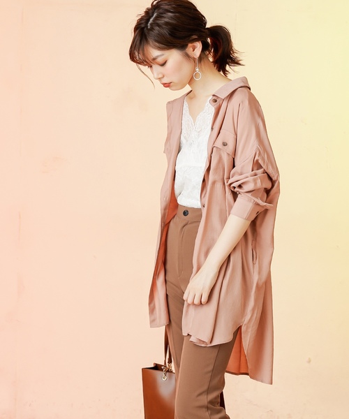 natural couture(ナチュラルクチュール)の「【WEB限定カラー有り】ベルト付きてろっとBIGシャツ(シャツ/ブラウス・レディース・ブラウン/ピンク/アイボリー/ミント・FREE)」の21枚目の写真