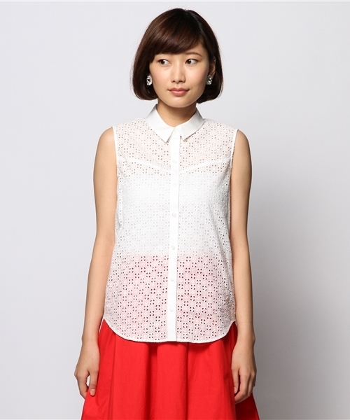 ELFORBR（エルフォーブル）の「【InRed６月号掲載】リーフエンブロイダリーノースリーブシャツ（シャツ/ブラウス・レディース・ホワイト/サックスブルー・38）」の4枚目の写真