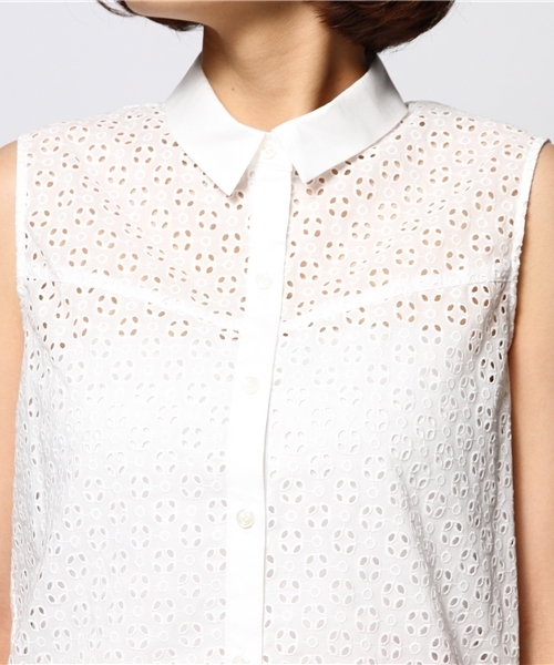 ELFORBR（エルフォーブル）の「【InRed６月号掲載】リーフエンブロイダリーノースリーブシャツ（シャツ/ブラウス・レディース・ホワイト/サックスブルー・38）」の8枚目の写真