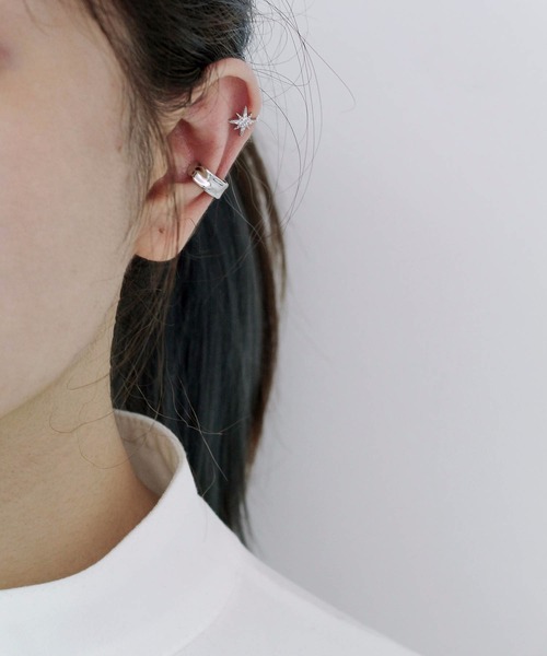 LA VORAGINE（ラ ヴォラジネ）の「イヤーカフ（2個セット）　素材は925シルバー（イヤーカフ・レディース・A/B/C/D/E/H/I/J/K/L/G/F/Q/R/P/O/N/M/S/T/U/その他/その他1/その他2/その他3/その他4・FREE）」の4枚目の写真