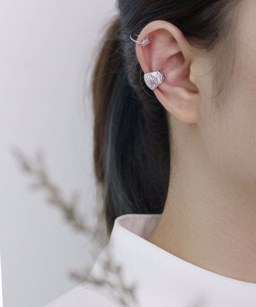 LA VORAGINE（ラ ヴォラジネ）の「イヤーカフ（2個セット）　素材は925シルバー（イヤーカフ・レディース・A/B/C/D/E/H/I/J/K/L/G/F/Q/R/P/O/N/M/S/T/U/その他/その他1/その他2/その他3/その他4・FREE）」の5枚目の写真