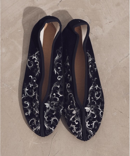 Aunt Marie's(アントマリーズ)の「AUNT MARIE'S 刺繍フラットシューズ(パンプス・レディース・ブラック/ホワイト/グリーン・LARGE/MEDIUM)」の21枚目の写真