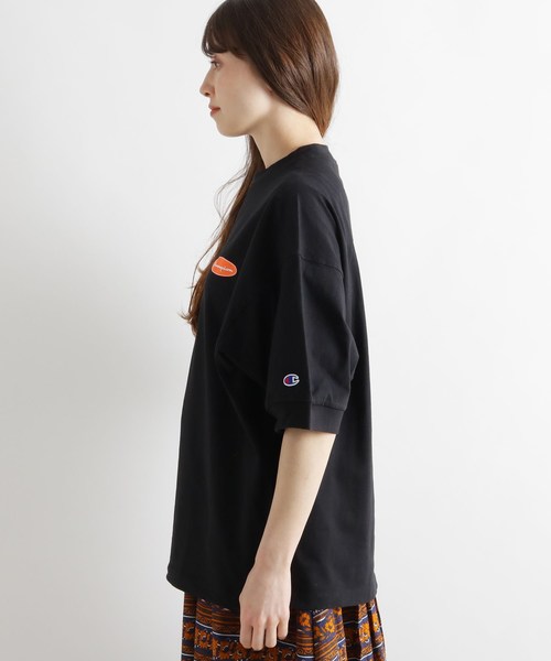 Champion(チャンピオン)の「Champion バックロゴビッグプルオーバー(Tシャツ/カットソー・レディース・ブラック/アイボリー・02)」の7枚目の写真
