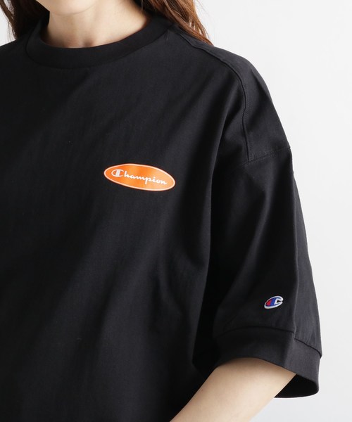 Champion(チャンピオン)の「Champion バックロゴビッグプルオーバー(Tシャツ/カットソー・レディース・ブラック/アイボリー・02)」の4枚目の写真