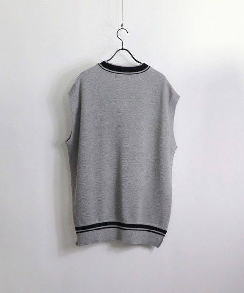 Confirm(コンファーム)の「Vネックニットベスト【Confirm】(ベスト・メンズ・ブラック/ベージュ/グレー・M/L)」の17枚目の写真