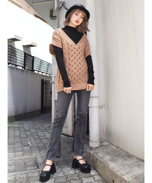 EMODA（エモダ）の「ケーブルバルキーベスト（ベスト・レディース・ホワイト/ブラック/ベージュ/パープル・FREE）」の12枚目の写真