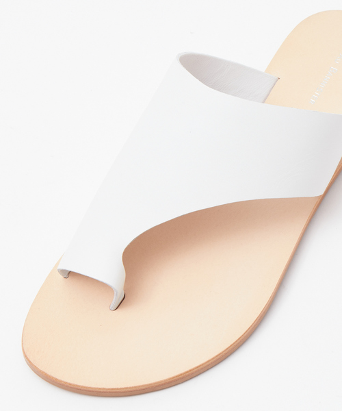 Au BANNISTER（オゥバニスター）の「★トングサンダル（サンダル・レディース・ホワイト/ブラック/ピンクゴールド・S/M/L）」の5枚目の写真