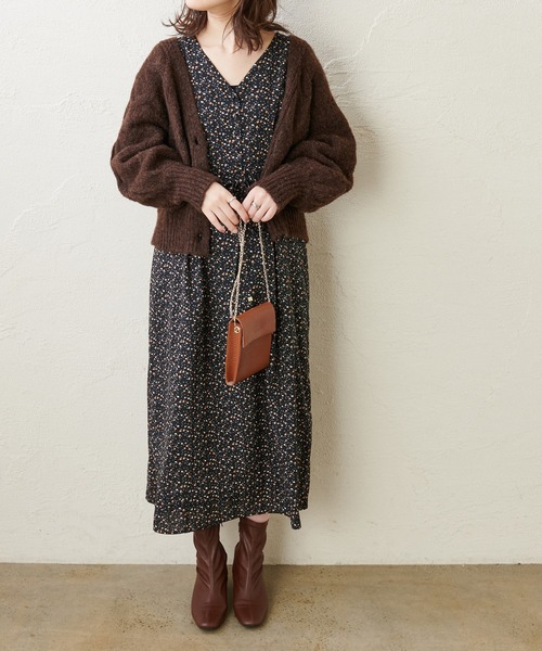 natural couture（ナチュラルクチュール）の「タックディテールVネックワンピース（ワンピース・レディース・ブラウン/その他1/その他2/その他3/レンガ・FREE）」の5枚目の写真