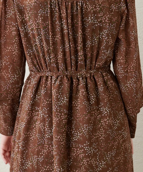 natural couture（ナチュラルクチュール）の「タックディテールVネックワンピース（ワンピース・レディース・ブラウン/その他1/その他2/その他3/レンガ・FREE）」の20枚目の写真