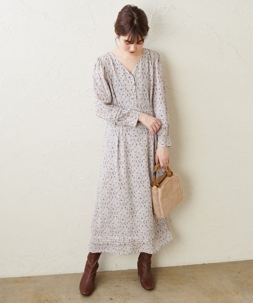 natural couture（ナチュラルクチュール）の「タックディテールVネックワンピース（ワンピース・レディース・ブラウン/その他1/その他2/その他3/レンガ・FREE）」の21枚目の写真