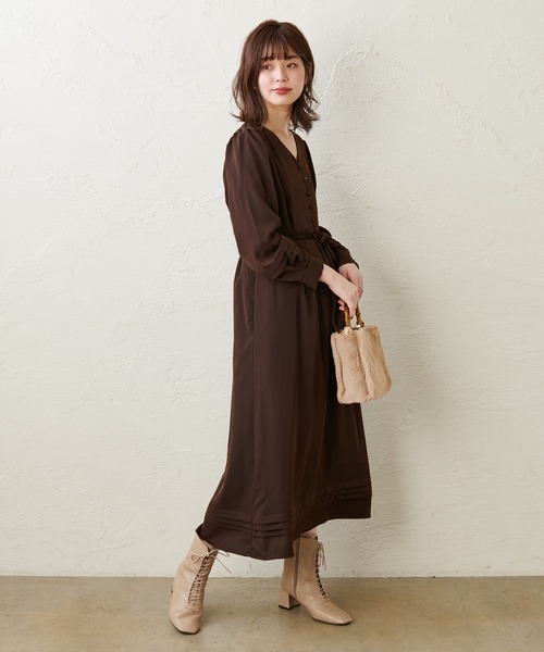 natural couture（ナチュラルクチュール）の「タックディテールVネックワンピース（ワンピース・レディース・ブラウン/その他1/その他2/その他3/レンガ・FREE）」の19枚目の写真