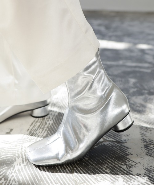 SESTO（セスト）の「ローヒールスリムストレッチショートブーツ（ブーツ・レディース・ダークブラウン/アイボリー/グレイッシュベージュ/ブラック/シルバー/ブラック系その他/ブラウン系その他・LL/3L/S/L/M）」の7枚目の写真