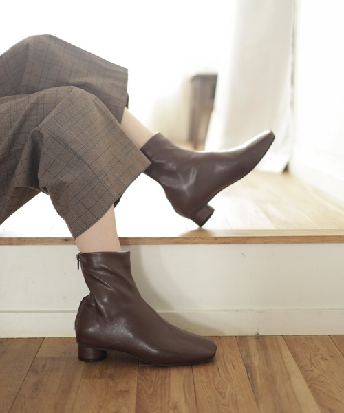 SESTO（セスト）の「ローヒールスリムストレッチショートブーツ（ブーツ・レディース・ダークブラウン/アイボリー/グレイッシュベージュ/ブラック/シルバー/ブラック系その他/ブラウン系その他・LL/3L/S/L/M）」の12枚目の写真