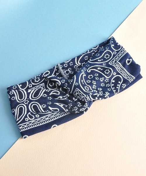 VIBGYOR Women（ヴィブジョー　ウィメン）の「【urge select】ペイズリー柄 プリント ワイド ヘアバンド【11色展開】（ヘアバンド・レディース・ホワイト/ブラック/ネイビー/レッド/ブルー/ブラウン/オレンジ/グレー/グリーン/ベビーピンク/ピンク/イエロー・FREE）」の6枚目の写真