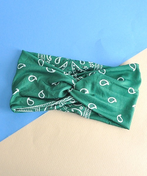 VIBGYOR Women（ヴィブジョー　ウィメン）の「【urge select】ペイズリー柄 プリント ワイド ヘアバンド【11色展開】（ヘアバンド・レディース・ホワイト/ブラック/ネイビー/レッド/ブルー/ブラウン/オレンジ/グレー/グリーン/ベビーピンク/ピンク/イエロー・FREE）」の5枚目の写真