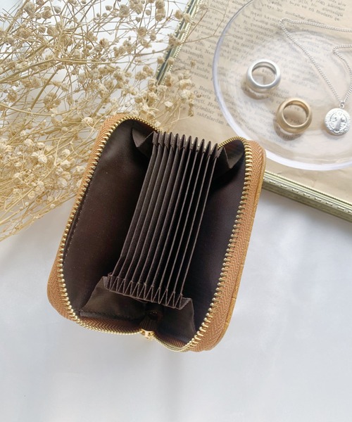 CLEA(クレア)の「クロコ柄アコーディオンカードケース(カードケース・レディース・ベージュ/ブラウン/ピンクベージュ/ライトベージュ/ブラック・FREE)」の15枚目の写真