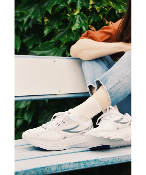 カーブレット スニーカー Fila フィラ のファッション通販 Zozotown