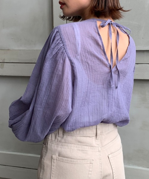 moment+（モーメントプラス）の「綿楊柳バックリボンボリュームスリーブブラウス（シャツ/ブラウス・レディース・オフホワイト/ナチュラル/グリーン/パープル/オレンジ/ブラウン/ブラック・M）」の7枚目の写真