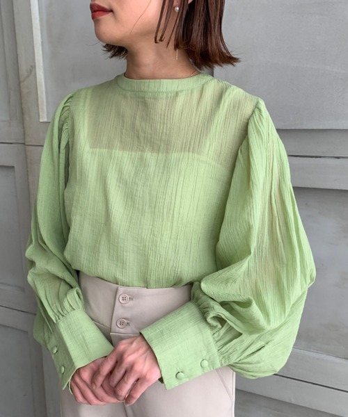 moment+（モーメントプラス）の「綿楊柳バックリボンボリュームスリーブブラウス（シャツ/ブラウス・レディース・オフホワイト/ナチュラル/グリーン/パープル/オレンジ/ブラウン/ブラック・M）」の6枚目の写真