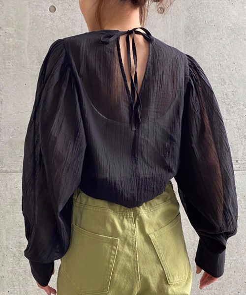 moment+（モーメントプラス）の「綿楊柳バックリボンボリュームスリーブブラウス（シャツ/ブラウス・レディース・オフホワイト/ナチュラル/グリーン/パープル/オレンジ/ブラウン/ブラック・M）」の3枚目の写真