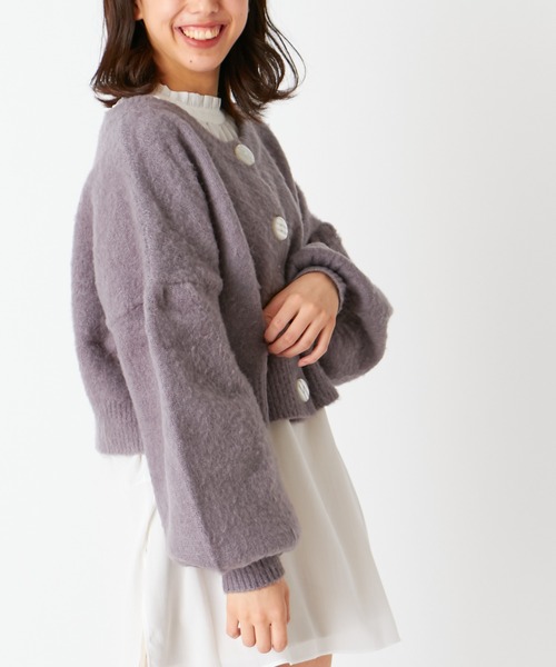 Chico（チコ）の「ふわふわニット2wayカーディガン（カーディガン/ボレロ・レディース・グレイッシュベージュ/パープル・FREE）」の3枚目の写真