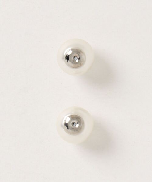 Three Four Time(スリーフォータイム)の「10㎜パールキャッチ(ピアス(両耳用)・レディース・ゴールド/シルバー・FREE)」の1枚目の写真
