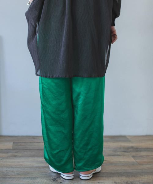 ITEMS URBANRESEARCH（アイテムズ アーバンリサーチ）の「サテンイージーパンツ（その他パンツ・レディース・グリーン/ベージュ/ブラック/モカ・LARGE/SMALL/MEDIUM）」の16枚目の写真