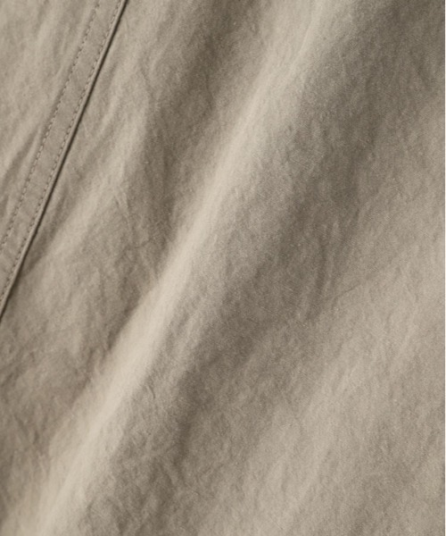 MHL.（エムエイチエル）の「COTTON LINEN PLAIN WEAVE（ブルゾン・レディース・ブラック/モカ・1/2）」の7枚目の写真