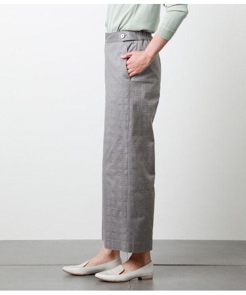 NEWYORKER（ニューヨーカー）の「シャドーハウスタータン ウエストゴムストレートパンツ（その他パンツ・レディース・ベージュ/グレー系その他・9号/7号/11号）」の4枚目の写真