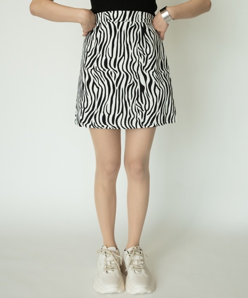 yuue' ( wear )(ユーイ)の「アニマル柄台形タイトミニスカート(スカート・レディース・レオパード/ゼブラ・MEDIUM/LARGE/SMALL)」の6枚目の写真