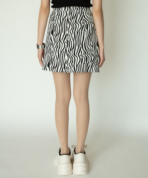 yuue' ( wear )(ユーイ)の「アニマル柄台形タイトミニスカート(スカート・レディース・レオパード/ゼブラ・MEDIUM/LARGE/SMALL)」の8枚目の写真