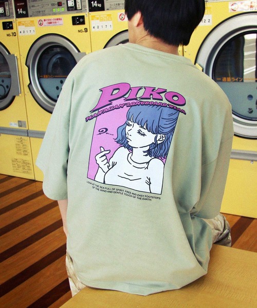 Piko（ピコ）の「【別注】【PIKO】古着風 指ハートガール イージーケア 高密度ビッグシルエットイラストTシャツ（Tシャツ/カットソー・レディース・ホワイト/ブラック/ベージュ/ネイビー/ピンク/ブルー/グリーン・MEDIUM/LARGE）」の4枚目の写真