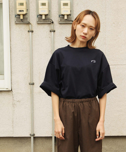 Piko（ピコ）の「【別注】【PIKO】古着風 指ハートガール イージーケア 高密度ビッグシルエットイラストTシャツ（Tシャツ/カットソー・レディース・ホワイト/ブラック/ベージュ/ネイビー/ピンク/ブルー/グリーン・MEDIUM/LARGE）」の15枚目の写真