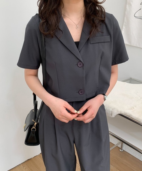 ABITOKYO（アビトーキョー）の「ショート丈ジャケットタックパンツセットアップ（テーラードジャケット・レディース・ブラック/グレー/ベージュ・M/L）」の17枚目の写真