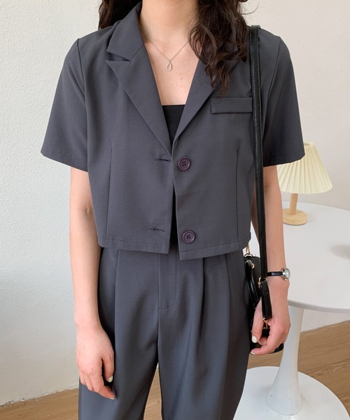 ABITOKYO（アビトーキョー）の「ショート丈ジャケットタックパンツセットアップ（テーラードジャケット・レディース・ブラック/グレー/ベージュ・M/L）」の7枚目の写真