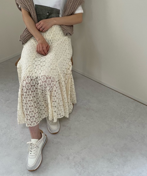 LE MORE（リモア）の「フラワーレースロングスカート（スカート・レディース・アイボリー/ブラック・FREE）」の4枚目の写真
