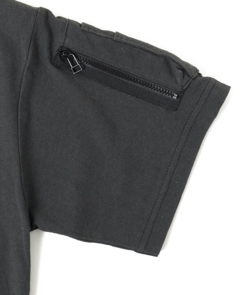 GLAZOS(グラソス)の「OE天竺・接触冷感ドロップショルダー袖ポケットレイヤード半袖Tシャツ(Tシャツ/カットソー・キッズ・チャコールグレー/ベージュ/カーキ・130cm/140cm/150cm/160cm/170cm)」の9枚目の写真