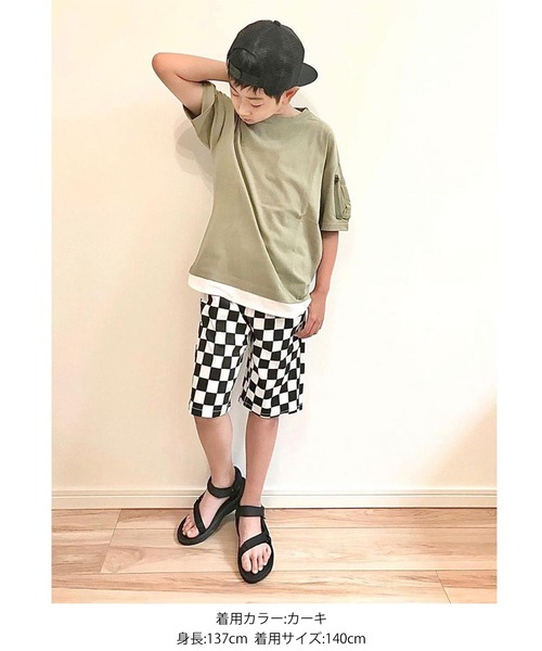 GLAZOS(グラソス)の「OE天竺・接触冷感ドロップショルダー袖ポケットレイヤード半袖Tシャツ(Tシャツ/カットソー・キッズ・チャコールグレー/ベージュ/カーキ・130cm/140cm/150cm/160cm/170cm)」の18枚目の写真