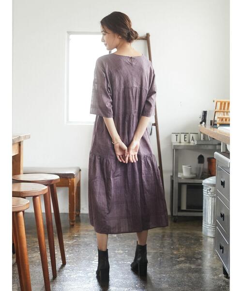 CRAFT STANDARD BOUTIQUE（クラフトスタンダードブティック）の「クルーネックティアードワンピース　＊（ワンピース・レディース・ブラック/パープル/マスタード・FREE）」の20枚目の写真