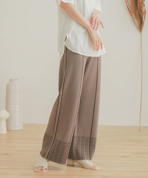 SENSE OF PLACE by URBAN RESEARCH(センスオブプレイスバイアーバンリサーチ)の「ジャガードニットパンツ(その他パンツ・レディース・パープル系その他/ブラック系その他/ブラウン系その他・ONE)」の1枚目の写真