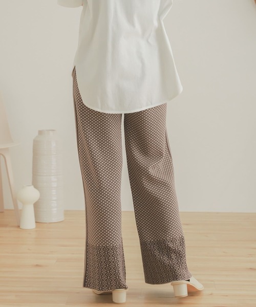 SENSE OF PLACE by URBAN RESEARCH(センスオブプレイスバイアーバンリサーチ)の「ジャガードニットパンツ(その他パンツ・レディース・パープル系その他/ブラック系その他/ブラウン系その他・ONE)」の7枚目の写真