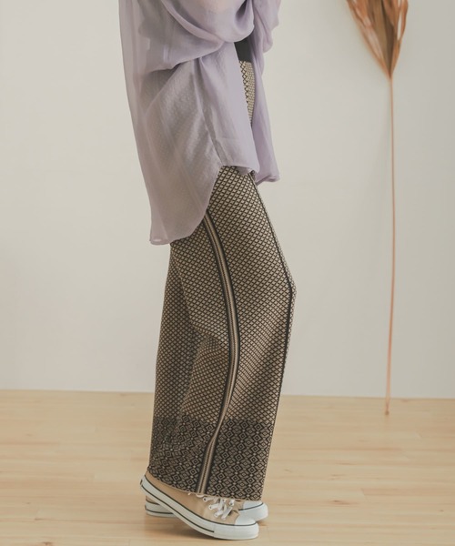 SENSE OF PLACE by URBAN RESEARCH(センスオブプレイスバイアーバンリサーチ)の「ジャガードニットパンツ(その他パンツ・レディース・パープル系その他/ブラック系その他/ブラウン系その他・ONE)」の20枚目の写真