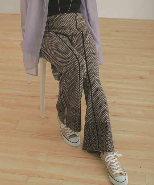 SENSE OF PLACE by URBAN RESEARCH(センスオブプレイスバイアーバンリサーチ)の「ジャガードニットパンツ(その他パンツ・レディース・パープル系その他/ブラック系その他/ブラウン系その他・ONE)」の21枚目の写真
