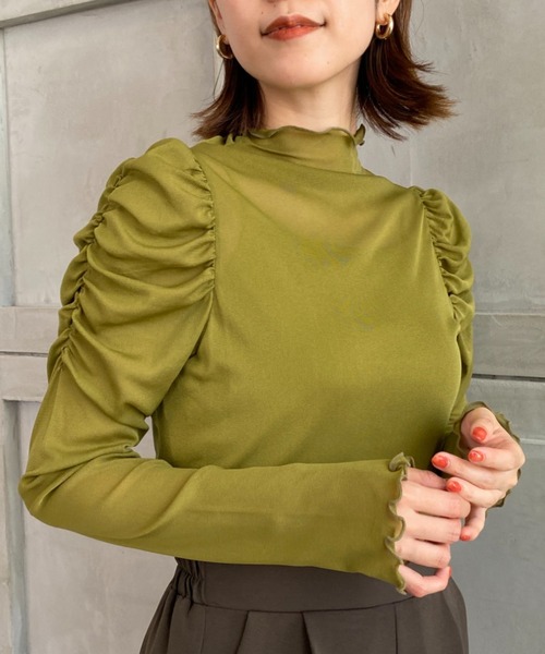 moment+（モーメントプラス）の「シアータートルメローパワーショルダープルオーバー（Tシャツ/カットソー・レディース・ブラック/オフホワイト/グレイッシュベージュ/カーキ/ライトグリーン/ブラウン・M/L）」の6枚目の写真