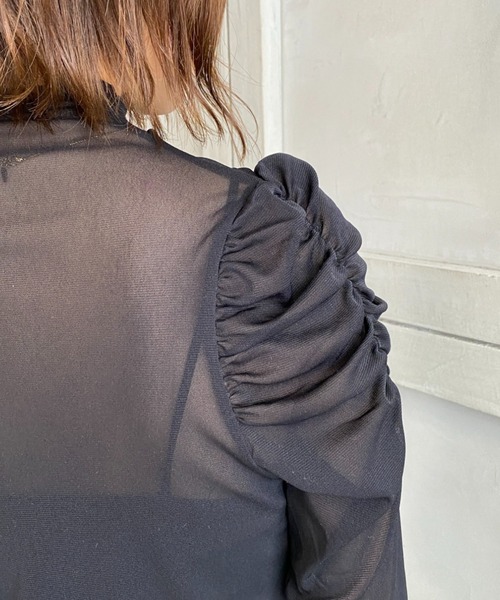 moment+（モーメントプラス）の「シアータートルメローパワーショルダープルオーバー（Tシャツ/カットソー・レディース・ブラック/オフホワイト/グレイッシュベージュ/カーキ/ライトグリーン/ブラウン・M/L）」の20枚目の写真